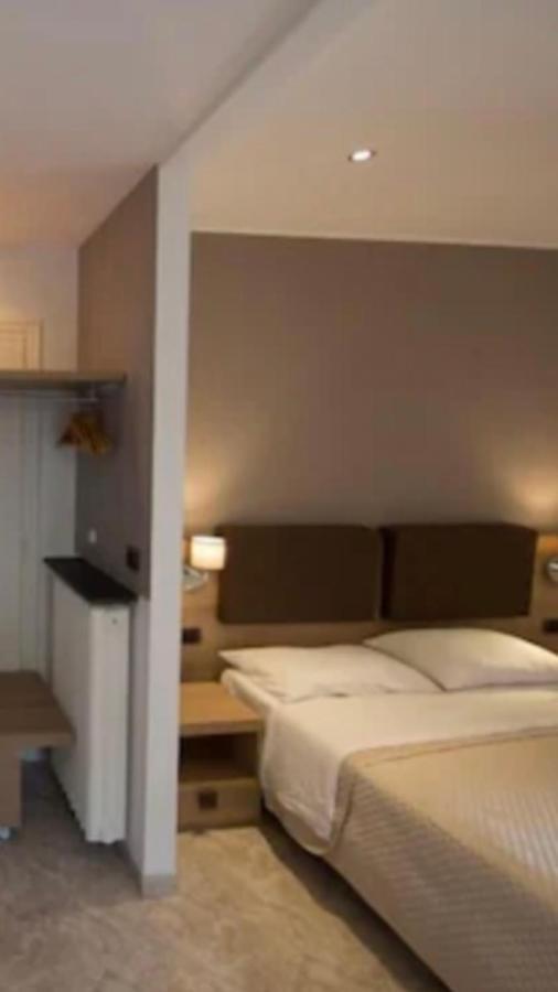 Dolcevita Rooms Arma di Taggia Exterior foto